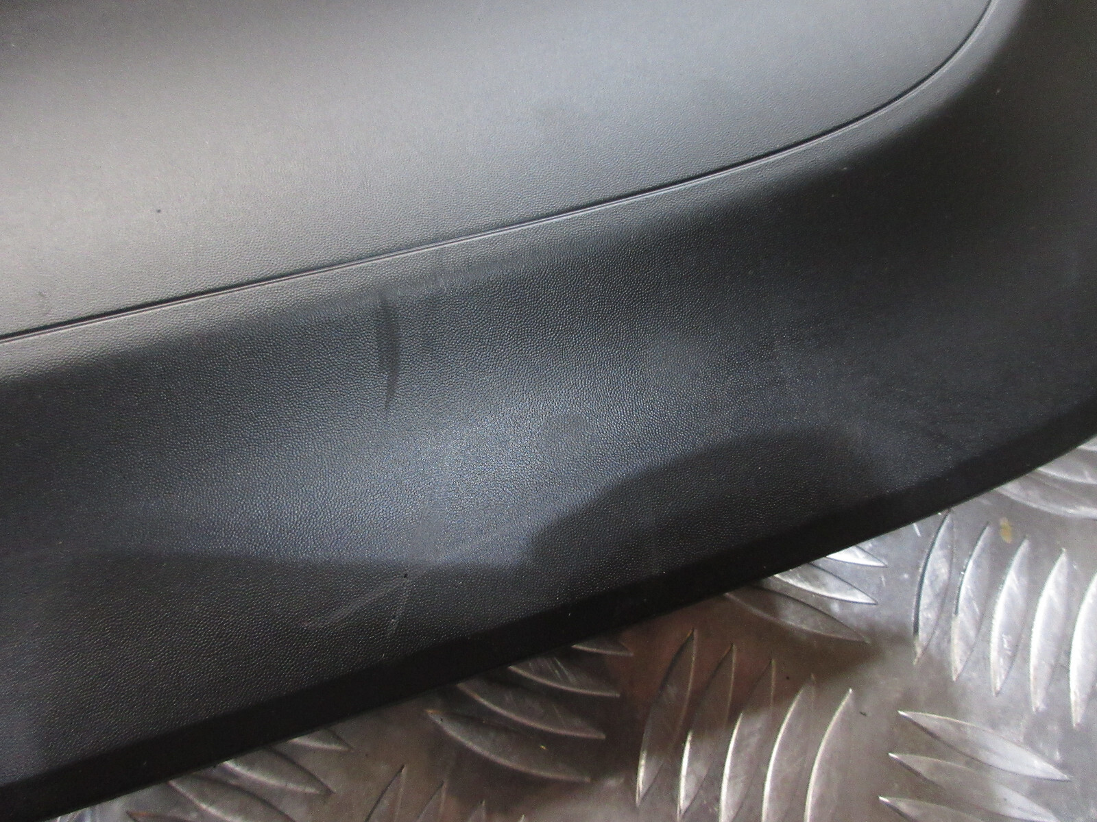 2020 CITROEN C3 MK3 DRIVER SIDE REAR DOOR TRIM MOULDING 9833480977 