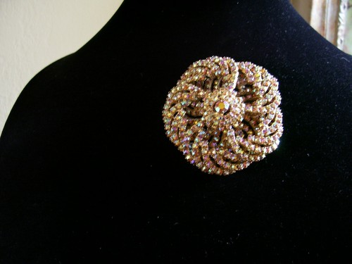 Vintage Alice Caviness Large Rhinestone Pinwheel Pin Champagne AB Colors Signed - Picture 10 of 10