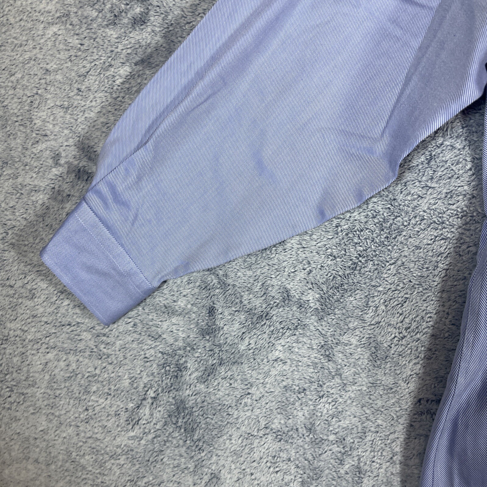 Tommy Hilfiger Traveler Men's Blue/White Pinstripe Long Sleeve Shirt Sz 34 16.5 thumbnail 4