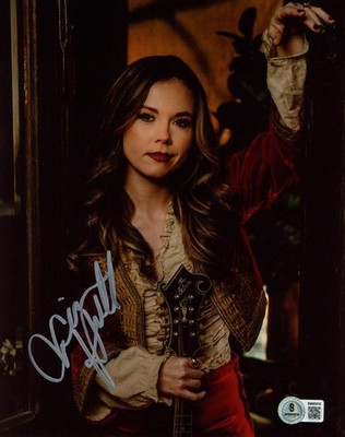 SIERRA HULL SIGNED 8x10 PHOTO CELEBRATED BLUEGRASS MANDOLIN MUSICIAN BECKETT BAS