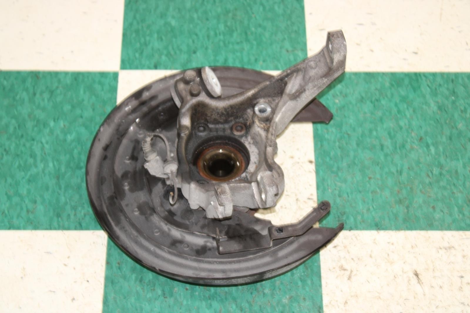 Bentley Flying Spur 2013-2018 Rear Left Steering knuckle