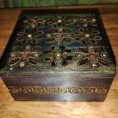 Polish Artisan Crafted Hand Painted Wooden Trinket or Jewelry Box Poland