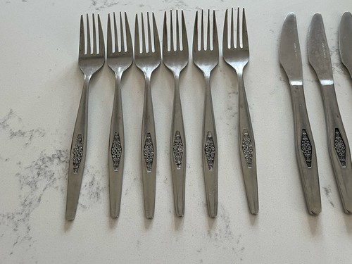 Vintage Retro Cutlery Filigree Stainless Steel 60s 70s X 14 Knives Forks Prop - Picture 2 of 5