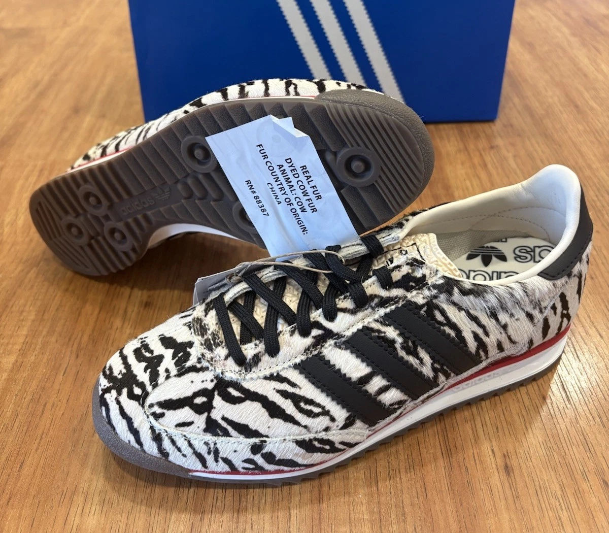 adidas gazelle silver green womens Adidas Jeremy Scott Zebra Black & White Sneakers – único13 main image 0