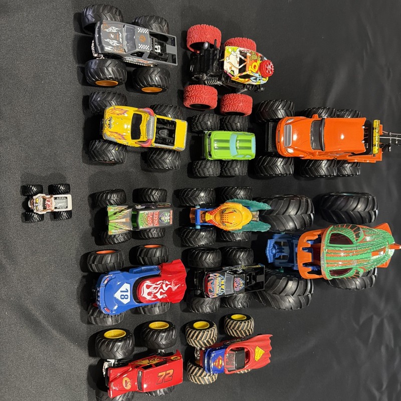 Monster Jam Monster Truck Toy Vehicle Collection/Lot, Multi-Color Lot of 13