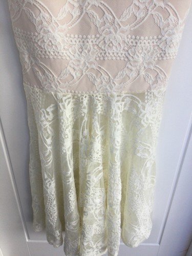 Lipsy stretch cream lace long dress size 10 - Picture 4 of 7