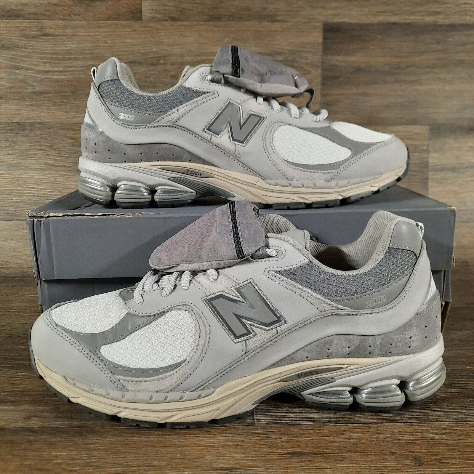 New Balance 2002R Grey Pocket Mens Sneakers Shoes 2022 Size 10.5 Pouch  M2002RVC