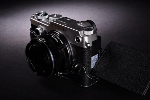Medio estuche bolsa para cámara de cuero genuino hecha a mano para Olympus PEN-F +12 mm + 17 mm - Imagen 17 de 20
