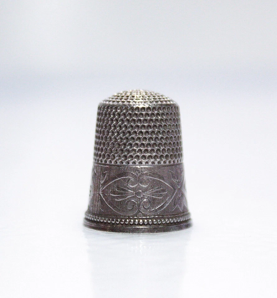 Antiguo dedal de costura grabado en plata de ley talla 9 con sello Foto 4 de 4
