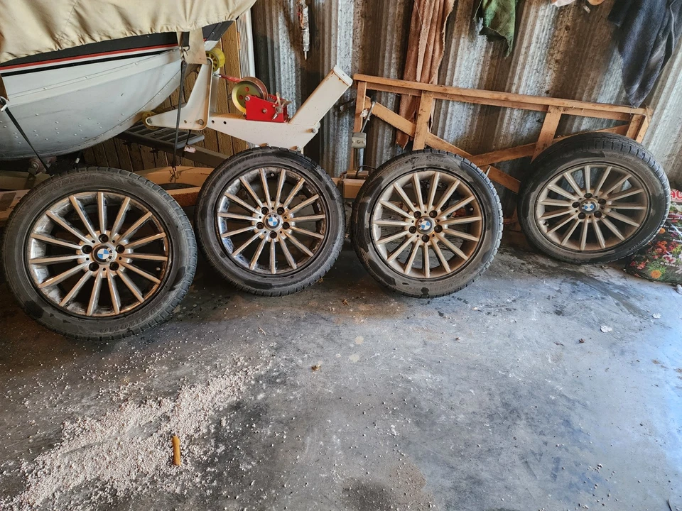 BMW 750li 2006 4 llantas de radios originales y neumáticos Sumitomo HTRA/S P02 Foto 2 de 2