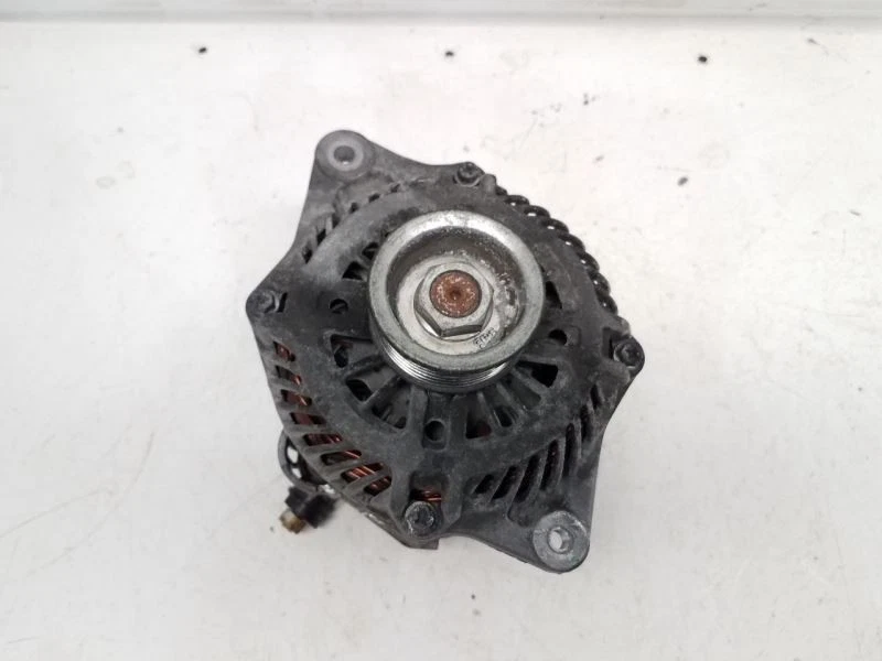 Alternador Subaru Legacy Outback 2010-12 (2,5 L/CVT) Foto 2 de 4