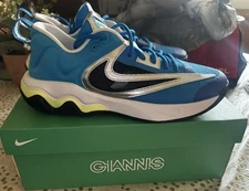 Giannis Immortal 3 Basketball Shoes New in Box Men 10 in Blue Black Barely Volt 