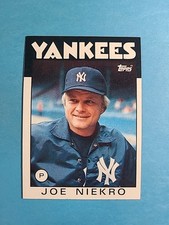 Joe Niekro 1986 Topps Baseball Card # 135 J8657