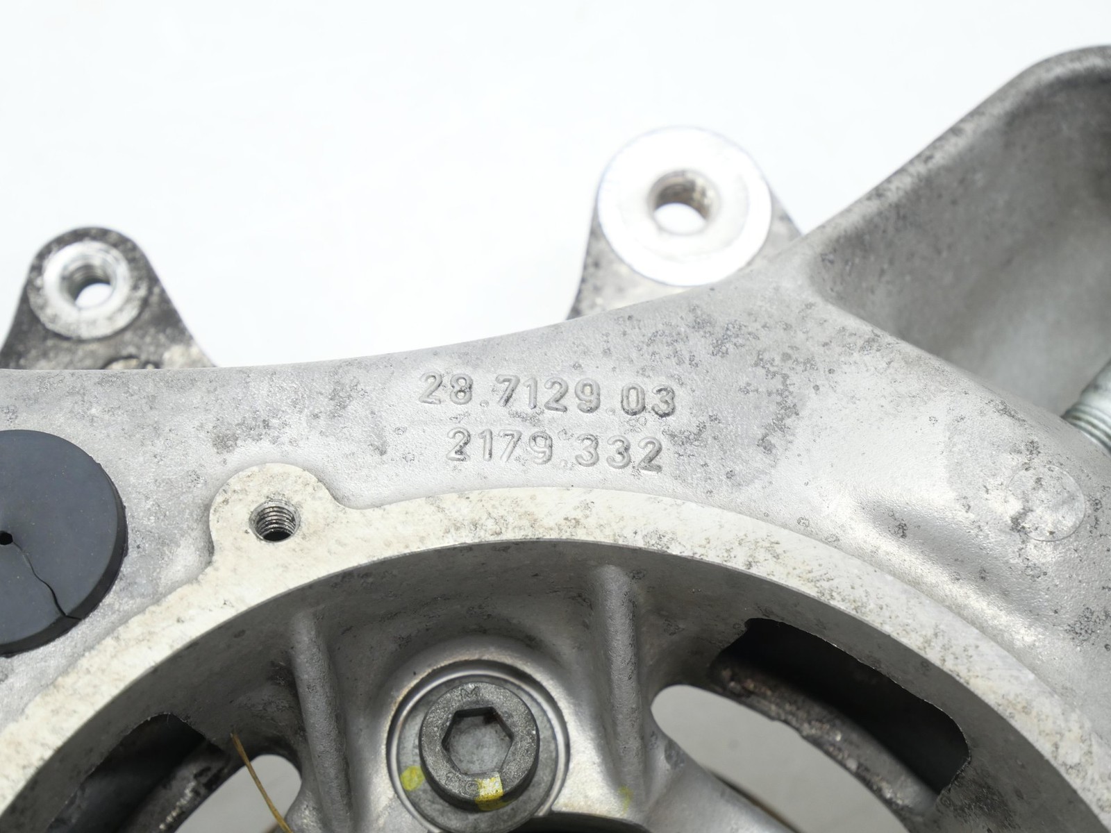 2001 Ferrari 360 Spider Rear Passenger Knuckle Spindle Hub Suspension Right OEM