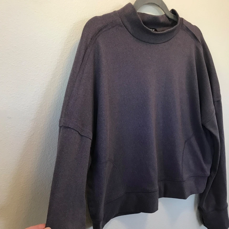 Zobha Women's Purple Athletic Semi-Cropped MockNeck Sweatshirt Size L Pockets - Image 2 of 4