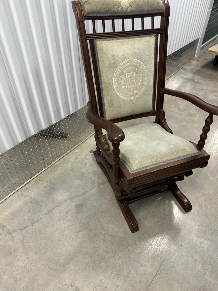 Victorian Style Turned Walnut Platform Rocking Chair Bicentennial America Rare - Image 2 of 4