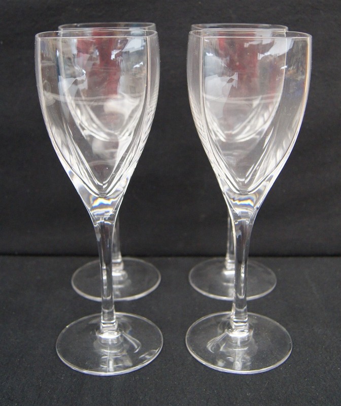 SET OF 4 MIKASA 8 3/8" PANACHE Clear Blown Glass Wine Glasses