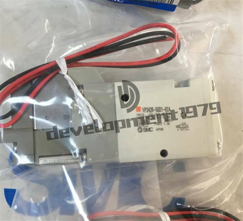 ONE New SMC solenoid valve VP342R-5GD1-02A