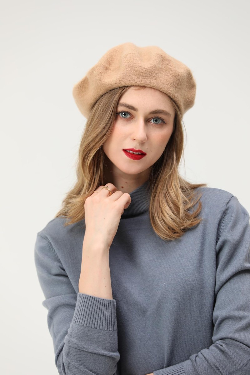 French Beret-Classic Wool Beret Solid Color Womens Beret Cap  display picture 1