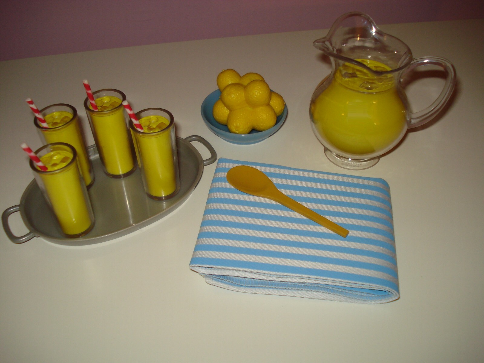 SOPHIA'S LEMONADE STAND SET CUPS PITCHER 18" AMERICAN GIRL D