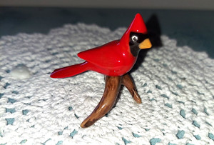 Hagen Renaker Cardinal On Branch-  (Retired)  EXCELLENT COND