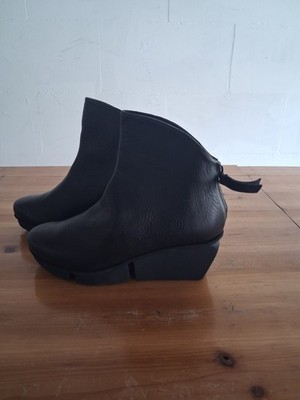 ungetragene trippen Schuhe im Auftrag zu verkaufen