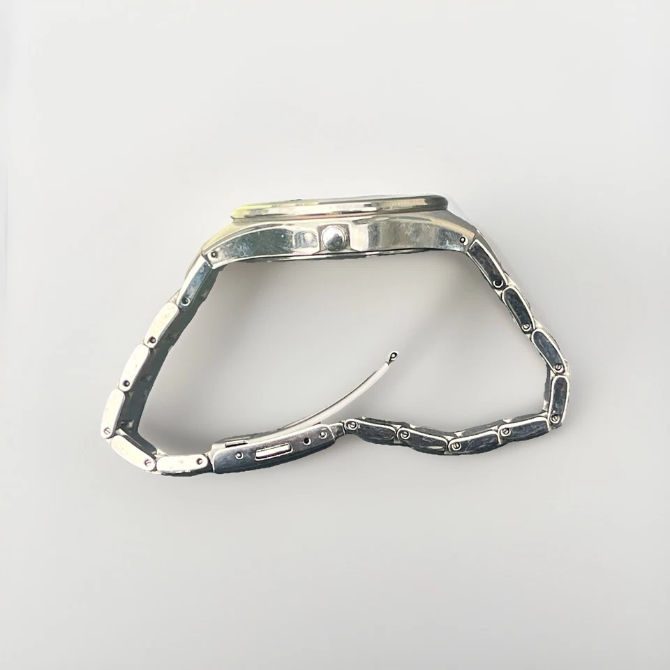 Seiko SBPX073 Rare JDM Solar Titanium White Dial 40mm 100 Metre WR - Image 3 of 4