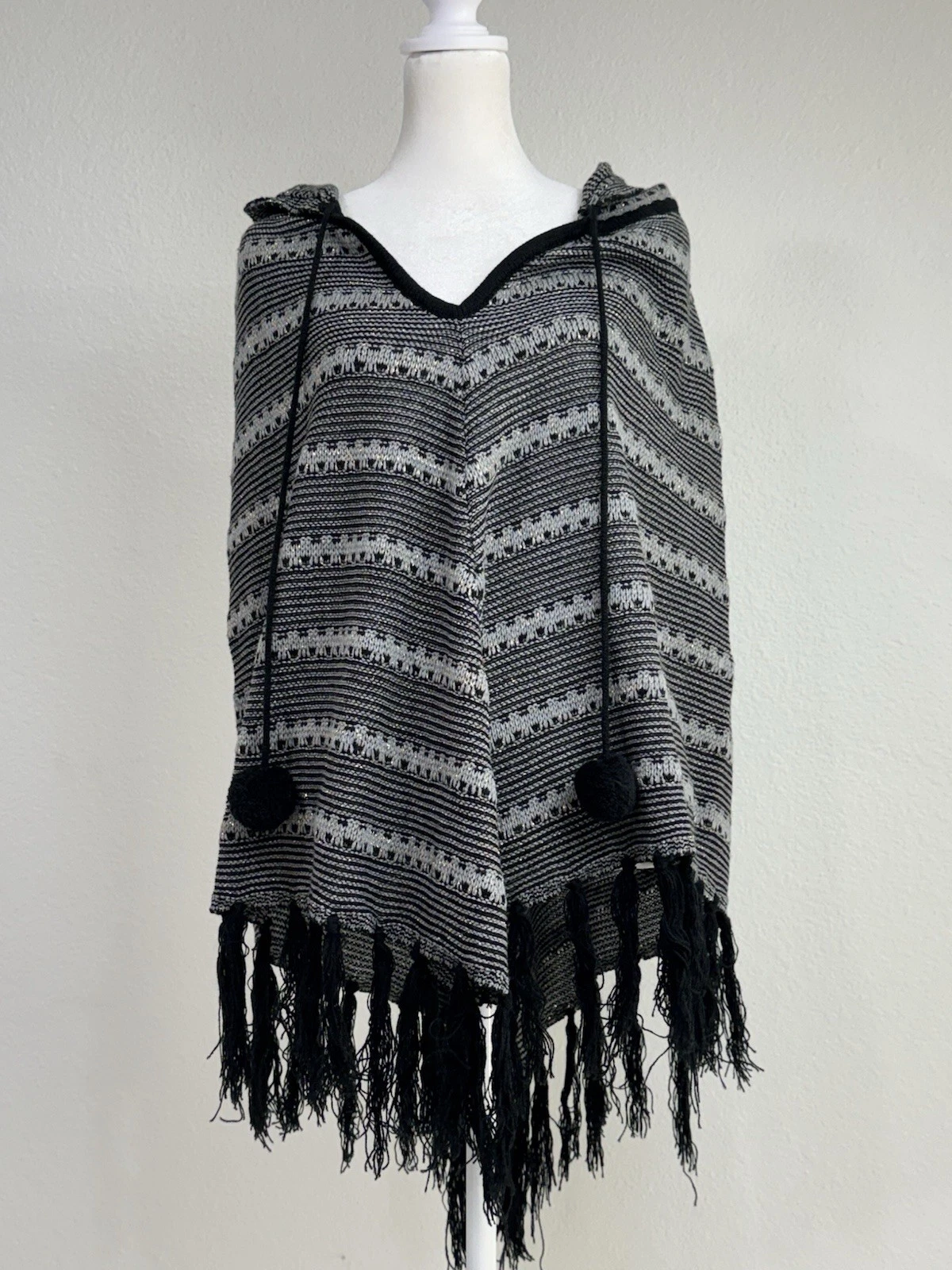 BCBGMAXAZRIA Hooded Knit Poncho Fringe Hem Black Gray Metallic Size S/M