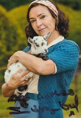 Juliet Aubrey handsigniert 6x4 Zoll alle Kreaturen tolles und kleines Foto