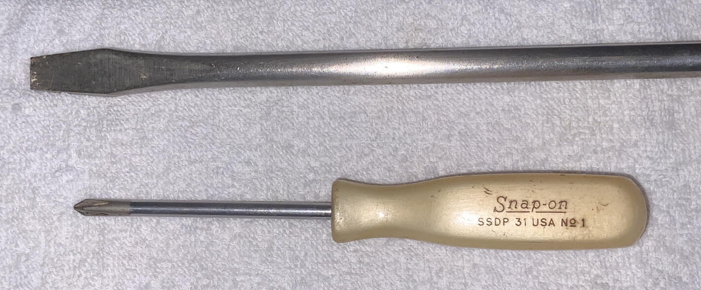 Snap On USA Yellow Handle Screwdrivers SSDP22 & SSDP31 Phillips & SSD8