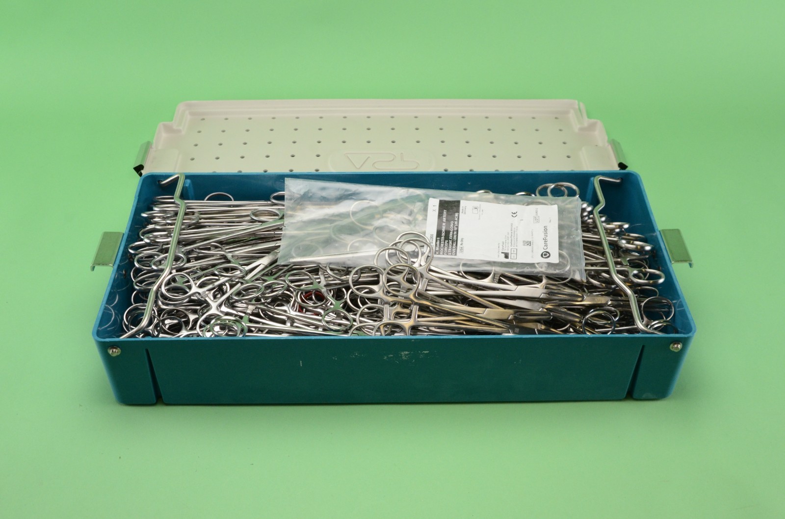 Lot of 231 Assorted Surgical Forceps Hemostatic Crile Artery Forceps MRG10635