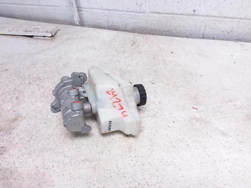 Maserati Levante 2018 Brake master cylinder