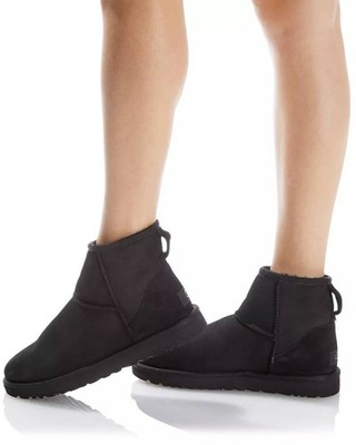 UGG Classic II Mini Boots Black Size 7 Twinface Sheepskin New in Box