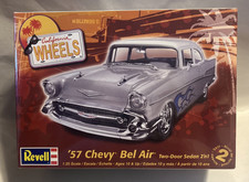 Revell California Wheels 57 Chevy Bel Air 125 Plastic Car Model Kit 85-4251