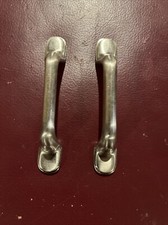 1 para, solidny mosiądz ze szczotkowanym niklem wykończenie 3" centra. 4,5" OA.