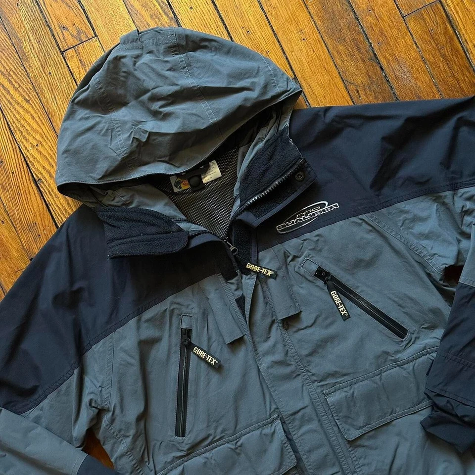 Chaqueta Parka con Capucha Impermeable Bass Pro Shops Pro Qualifier GORE-TEX Hombres Mediana Foto 2 de 4