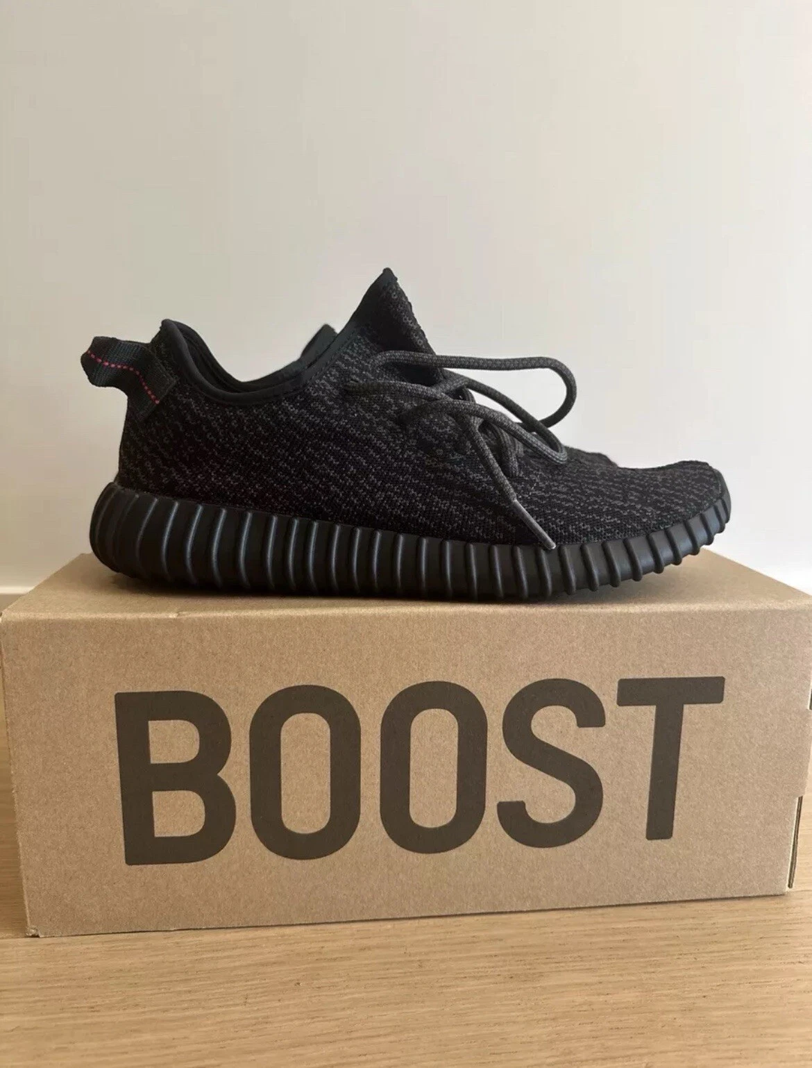 Adidas Yeezy Boost 350 Pirate Black UK 10.5 US 11 Nuove Spedizione veloce
