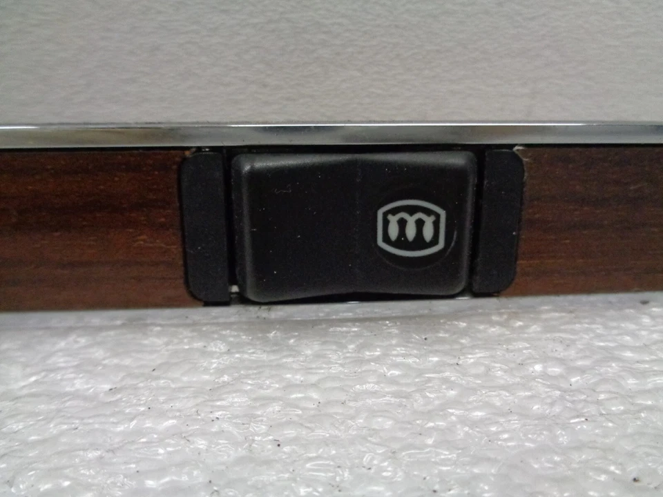 Tablero de madera de burlwood 73-80 Mercedes 450SL R107 con interruptores 1076892071 OEM AK250662 Foto 3 de 4