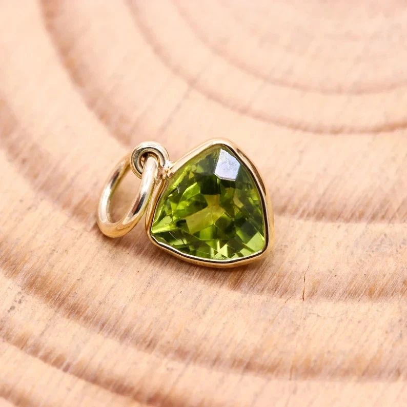Natural Peridoto Colgante Piedra Preciosa 14K Oro Amarillo Agosto Joyería Fina - Imagen 2 de 4
