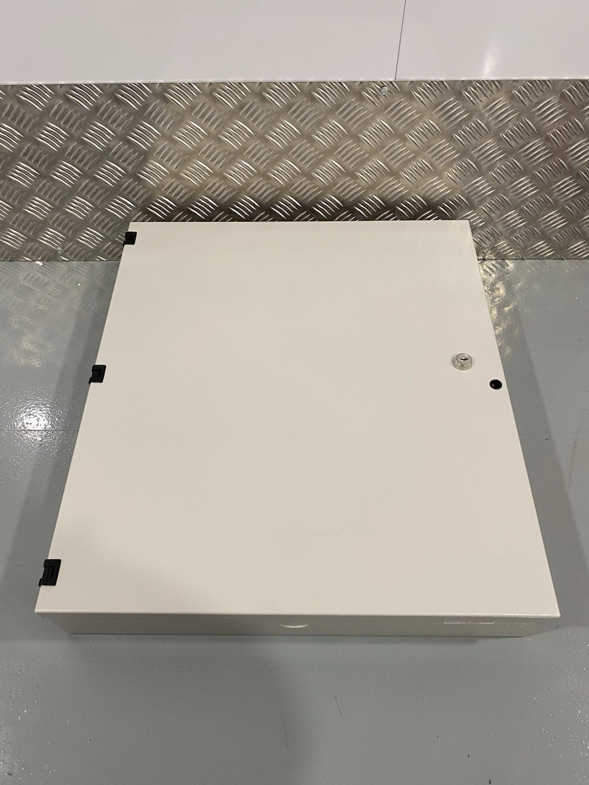 M2150 Elevator Symmetry Multinode Controller M2150-ELEV-EXT 32 Floors New 2