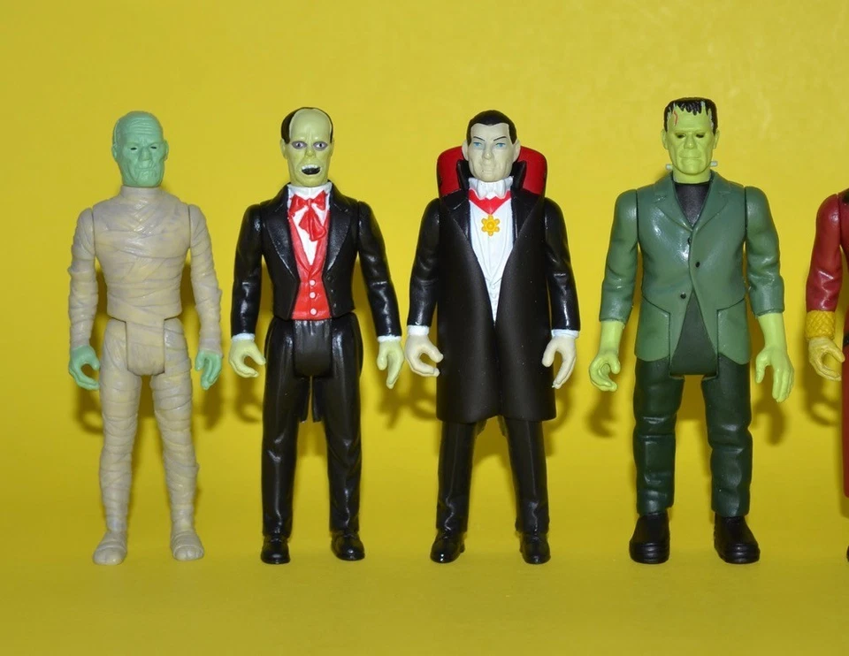Super7 ReAction UNIVERSAL MONSTERS SET Frankenstein, Dracula, Phantom, Wolf Man - Image 2 of 3