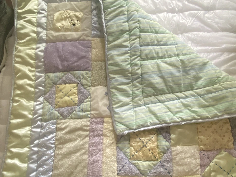 Edredón, almohada, colgantes de pared y lámpara Kidsline Arcadia Jungle para bebé Foto 3 de 4