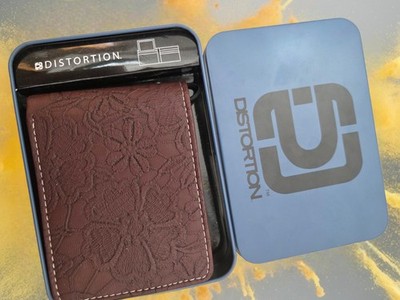 New Distortion textured Wallet men