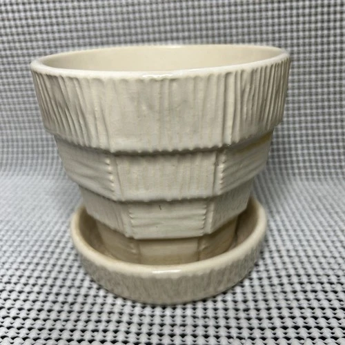 Vintage 4” McCoy Basket Weave Ivory Planter W/Saucer Base Excellent Condition