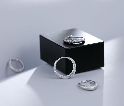 925 Sterling Silver Lightweight round design hoop earrings - Picture 2 of 6