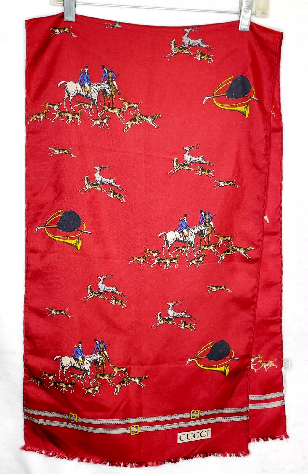 Gucci Foulard en soie Italie cheval équestre chiens élan rouge 59