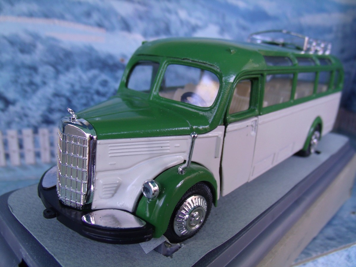 1/40 NZG (Germany) No.218 Mercedes Benz Omnibus O 3500 1949