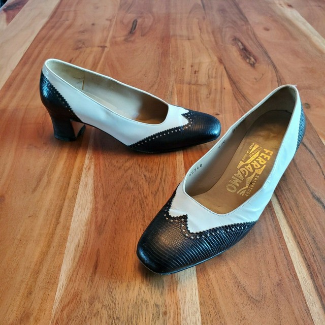 Vintage Salvatore Ferragamo Black/White Spectator Pumps Women's 4.5 C