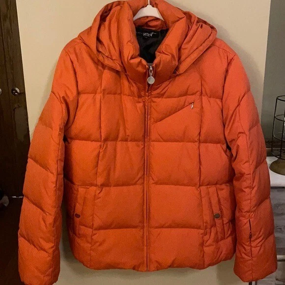 Black puffer clearance jacket orange inside