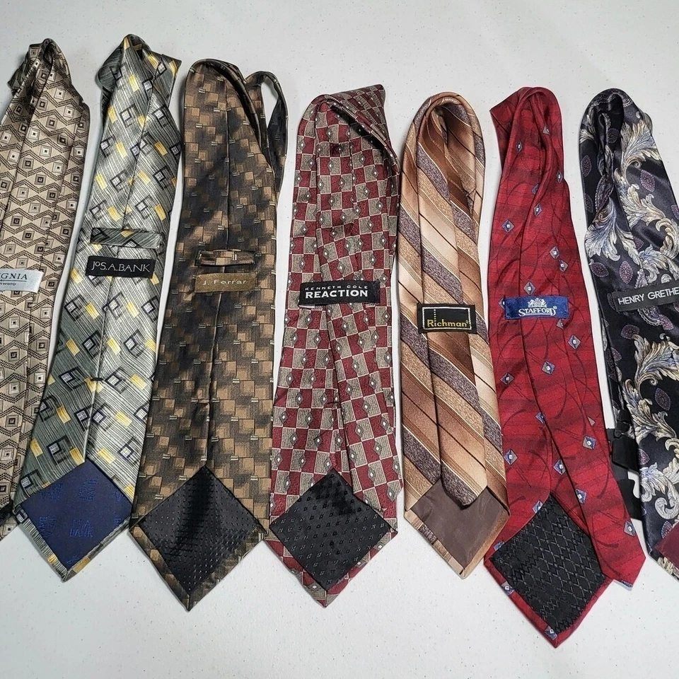 Lote de corbatas de diseñador - mezcla de seda, patrones surtidos, informales de negocios Foto 3 de 4